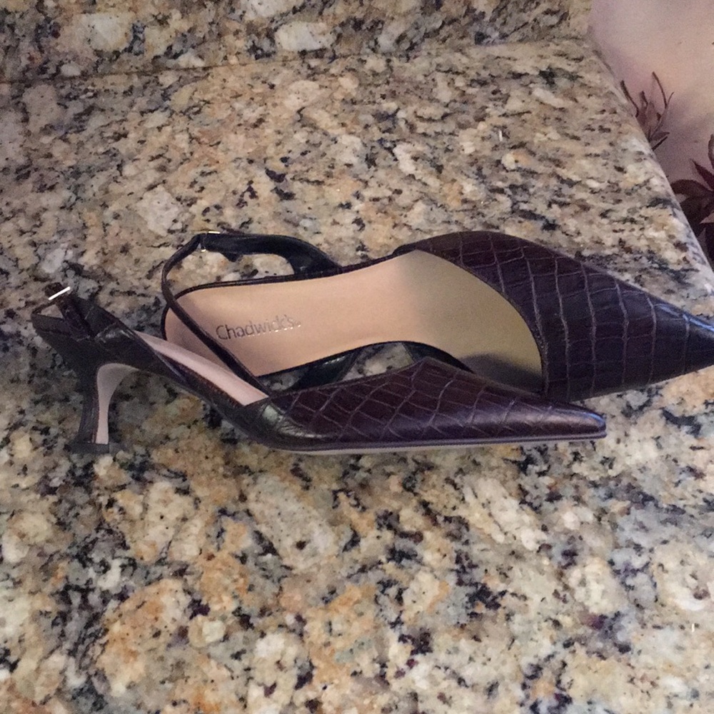 Shoes - Picture 5 of 6